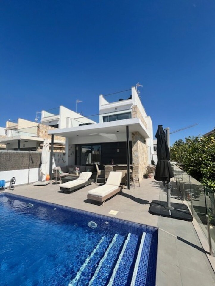 For sale: 3 bedroom house / villa in Cabo Roig, Costa Blanca