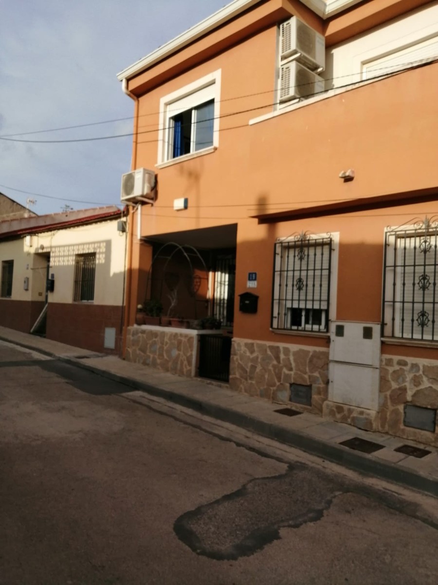 For sale: 4 bedroom house / villa in Torremendo