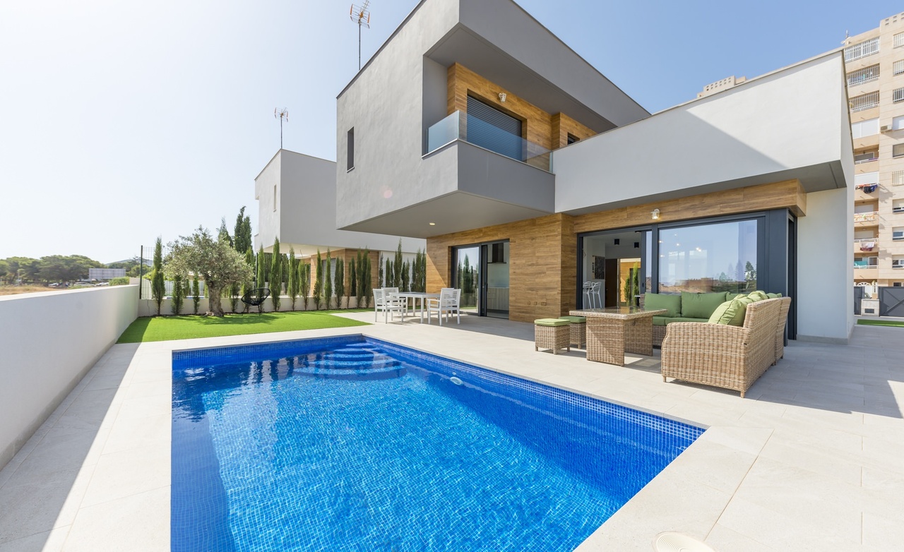 3 bedroom house / villa for sale in Playa Honda, Lanzarote